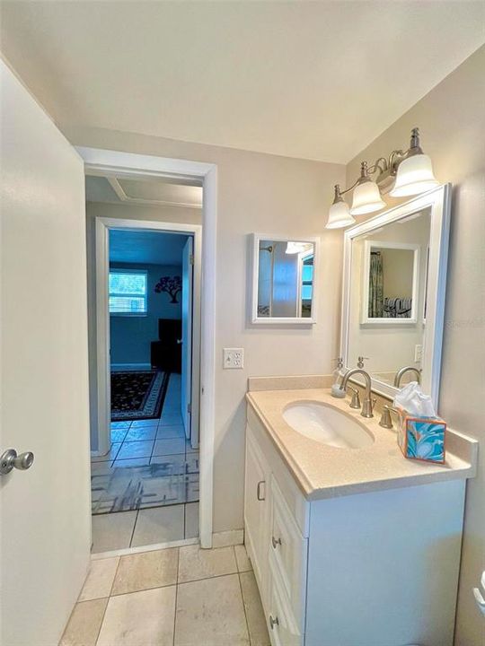 Active With Contract: $249,900 (2 beds, 1 baths, 1088 Square Feet)