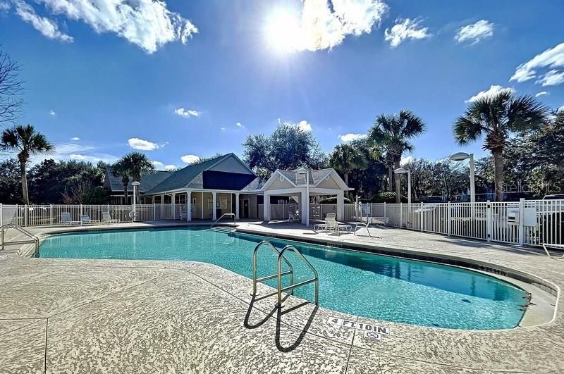 Recently Sold: $238,500 (2 beds, 2 baths, 1293 Square Feet)