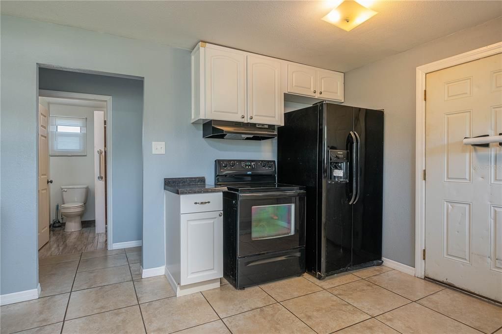For Sale: $139,900 (2 beds, 1 baths, 744 Square Feet)