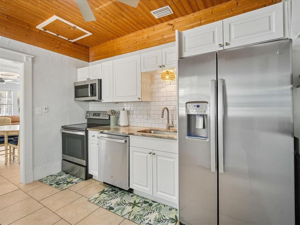Active With Contract: $449,000 (3 beds, 2 baths, 1261 Square Feet)