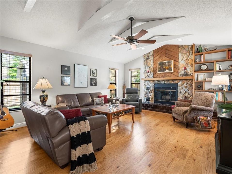 Active With Contract: $895,000 (3 beds, 2 baths, 2478 Square Feet)