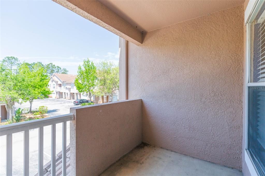 Active With Contract: $135,000 (1 beds, 1 baths, 951 Square Feet)
