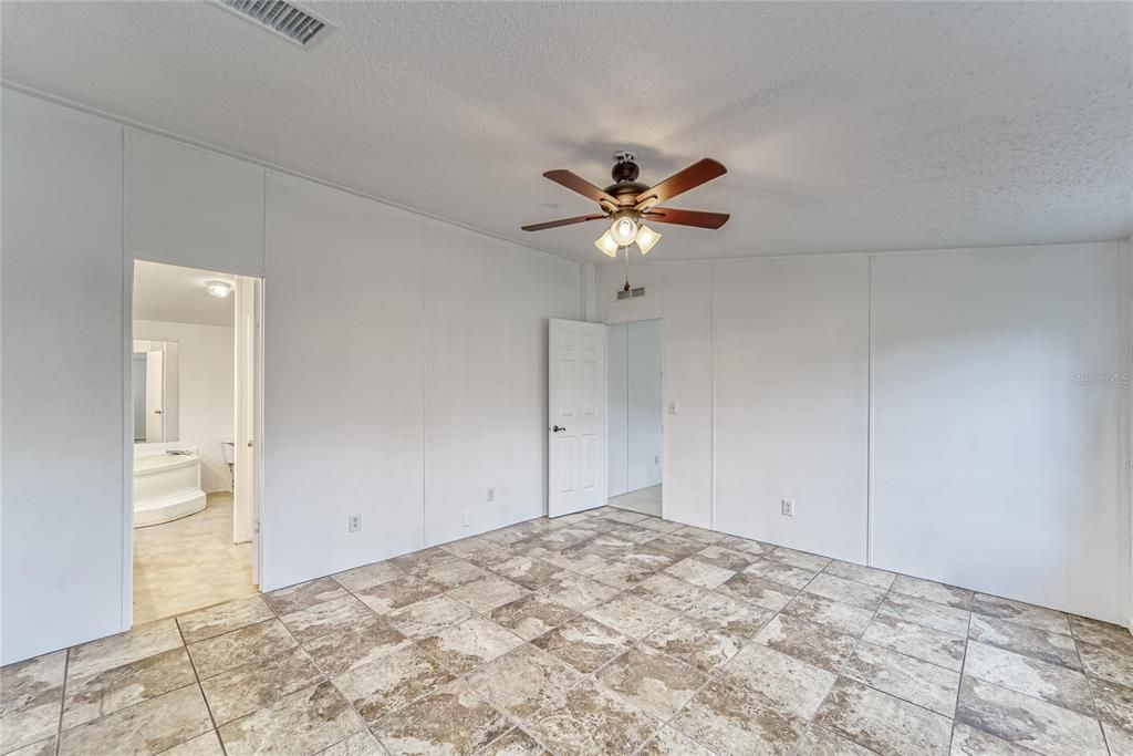 For Sale: $475,000 (3 beds, 2 baths, 1620 Square Feet)