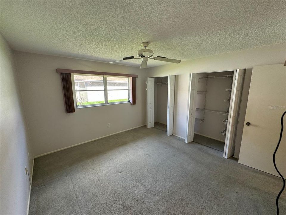 For Sale: $271,500 (2 beds, 1 baths, 1040 Square Feet)