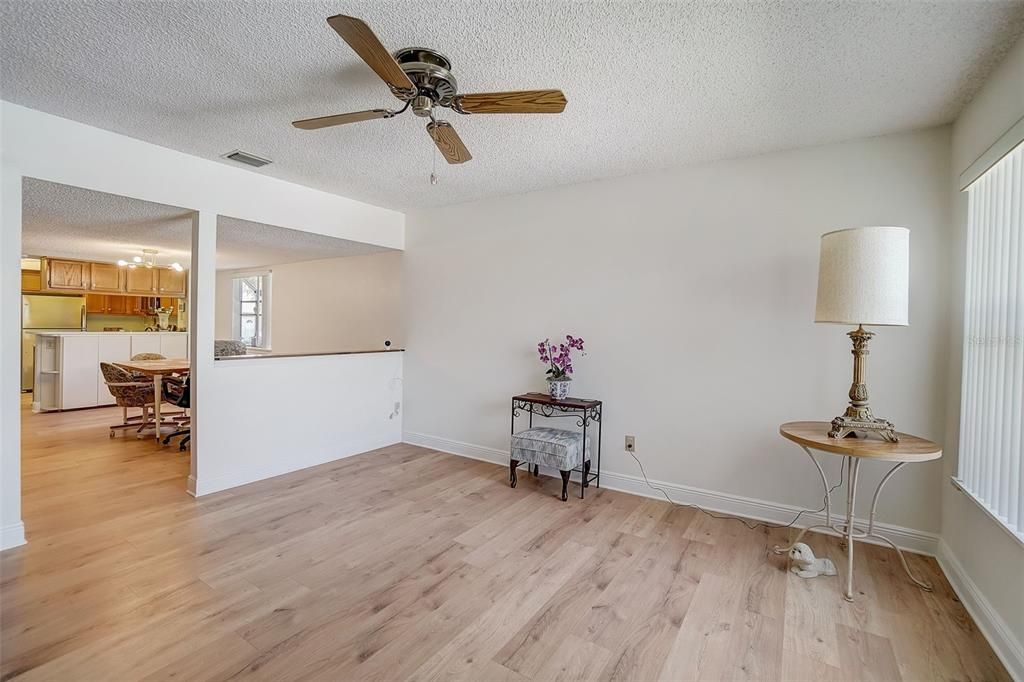For Sale: $282,500 (2 beds, 2 baths, 1396 Square Feet)