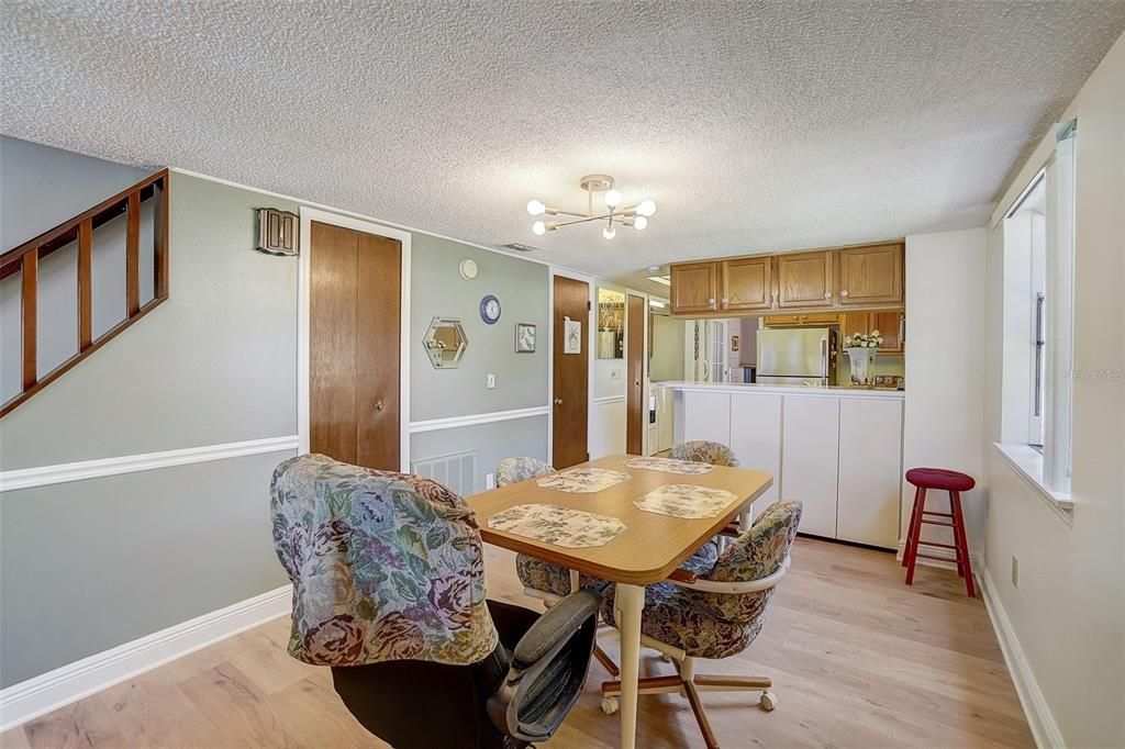 For Sale: $289,900 (2 beds, 2 baths, 1396 Square Feet)