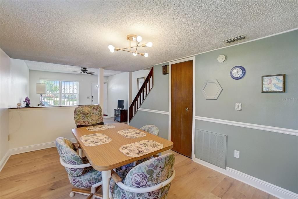 For Sale: $282,500 (2 beds, 2 baths, 1396 Square Feet)