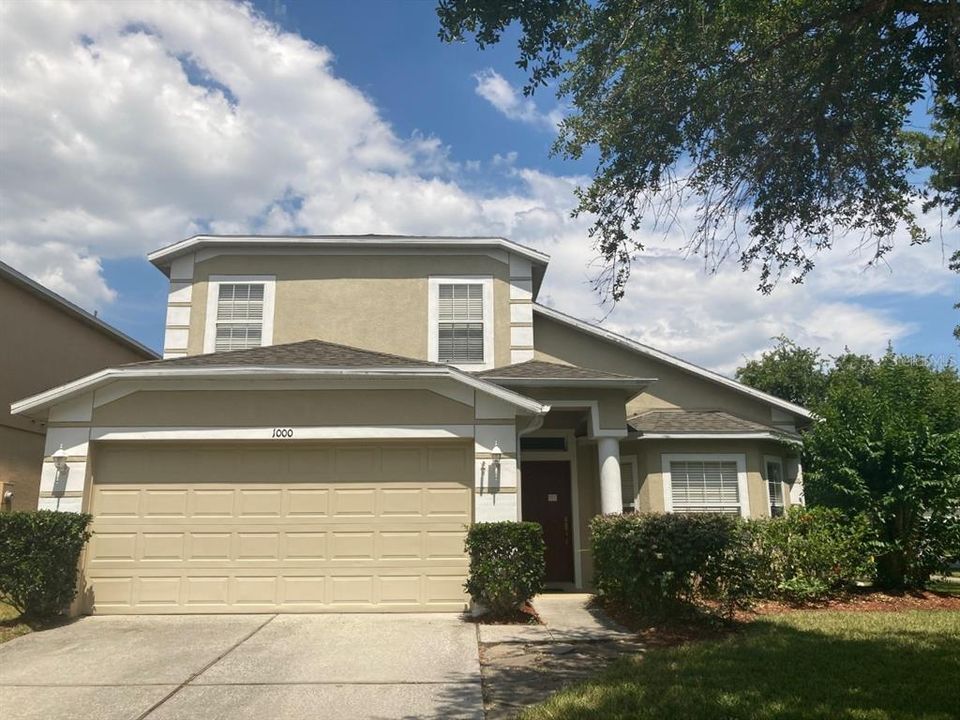 Active With Contract: $3,400 (4 beds, 2 baths, 2009 Square Feet)