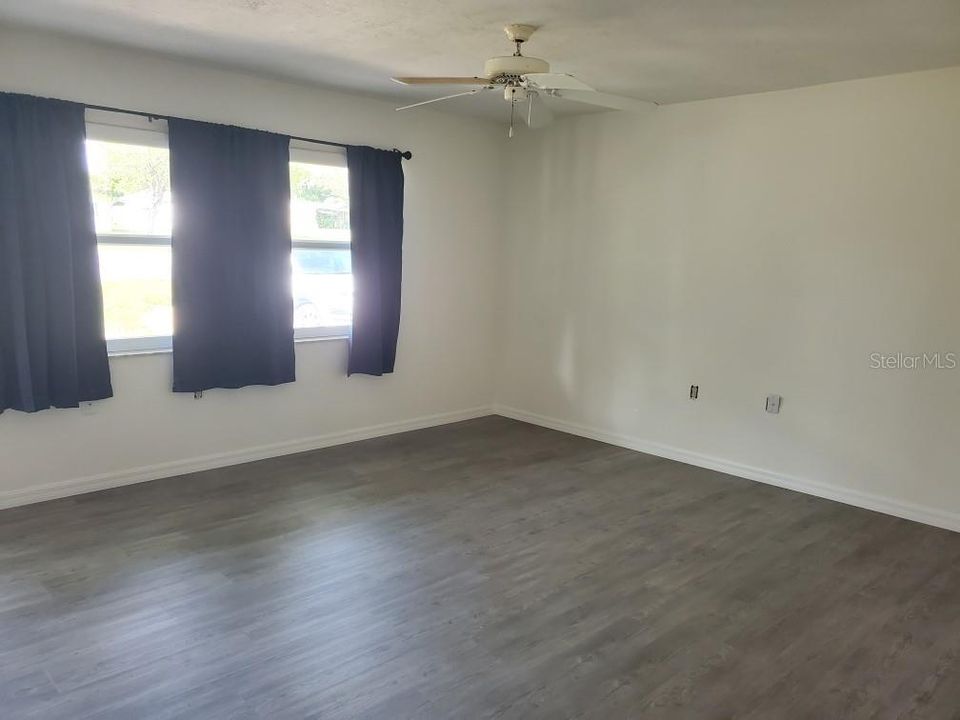 Recently Rented: $1,295 (2 beds, 1 baths, 1088 Square Feet)