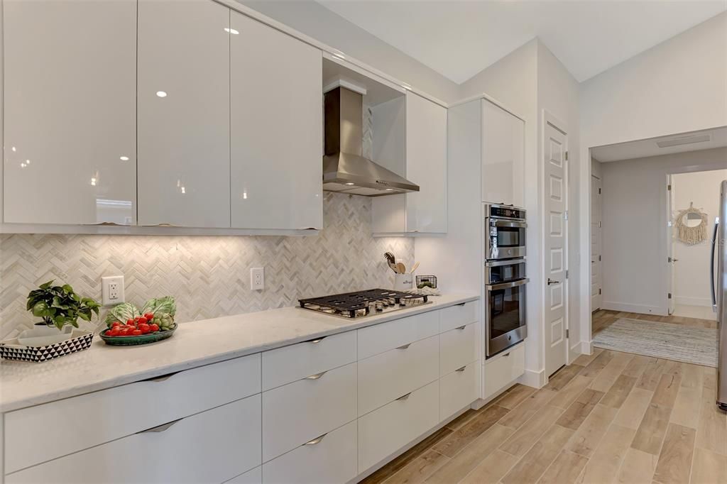 Recently Sold: $859,000 (2 beds, 2 baths, 2135 Square Feet)