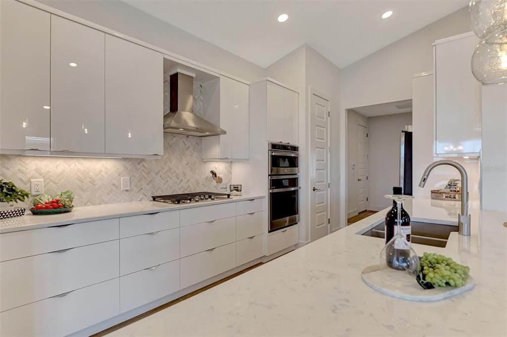 Recently Sold: $859,000 (2 beds, 2 baths, 2135 Square Feet)