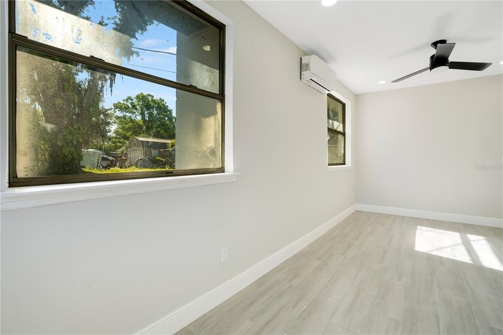 Active With Contract: $335,000 (3 beds, 2 baths, 1932 Square Feet)
