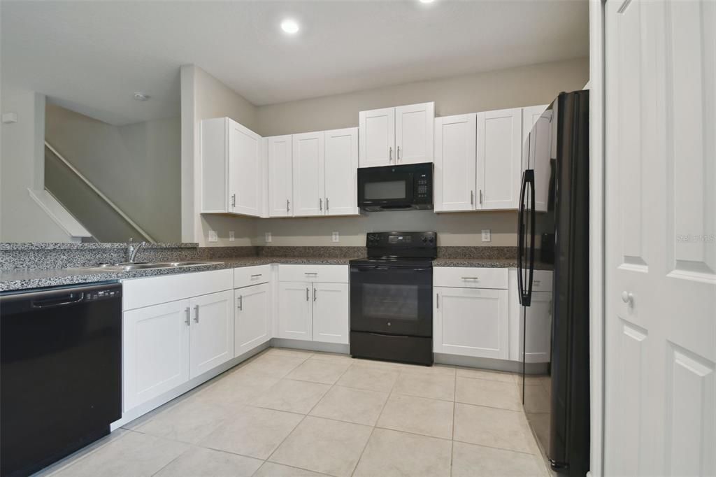 For Sale: $320,000 (3 beds, 2 baths, 1634 Square Feet)