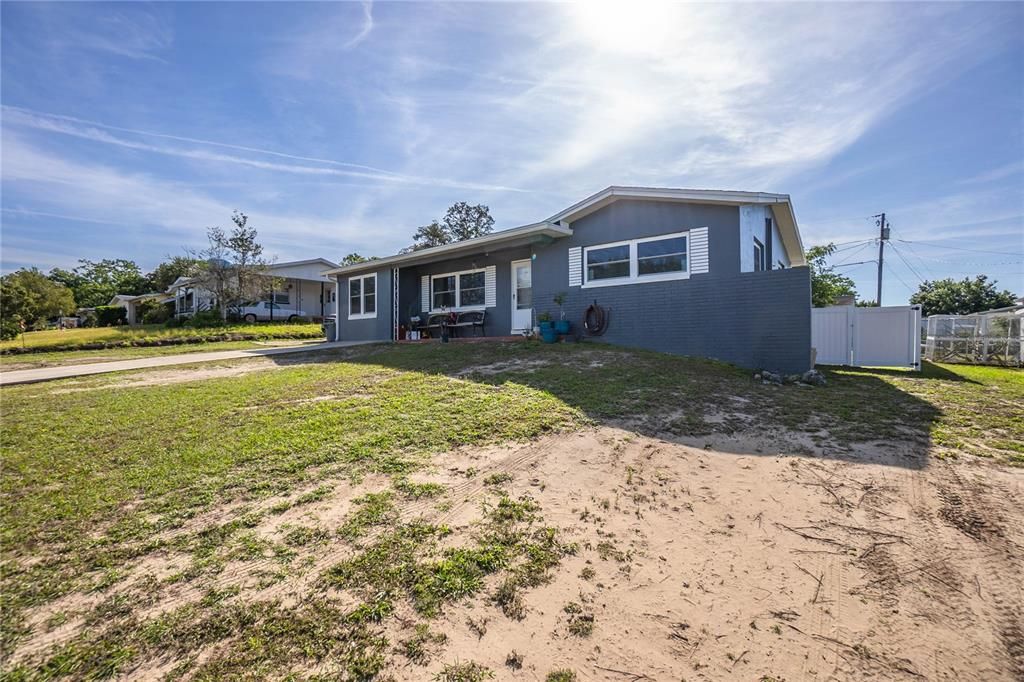 Recently Sold: $182,900 (3 beds, 2 baths, 1384 Square Feet)