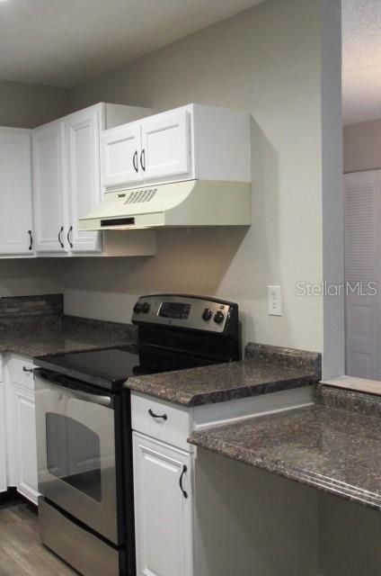 For Sale: $143,800 (2 beds, 2 baths, 1068 Square Feet)