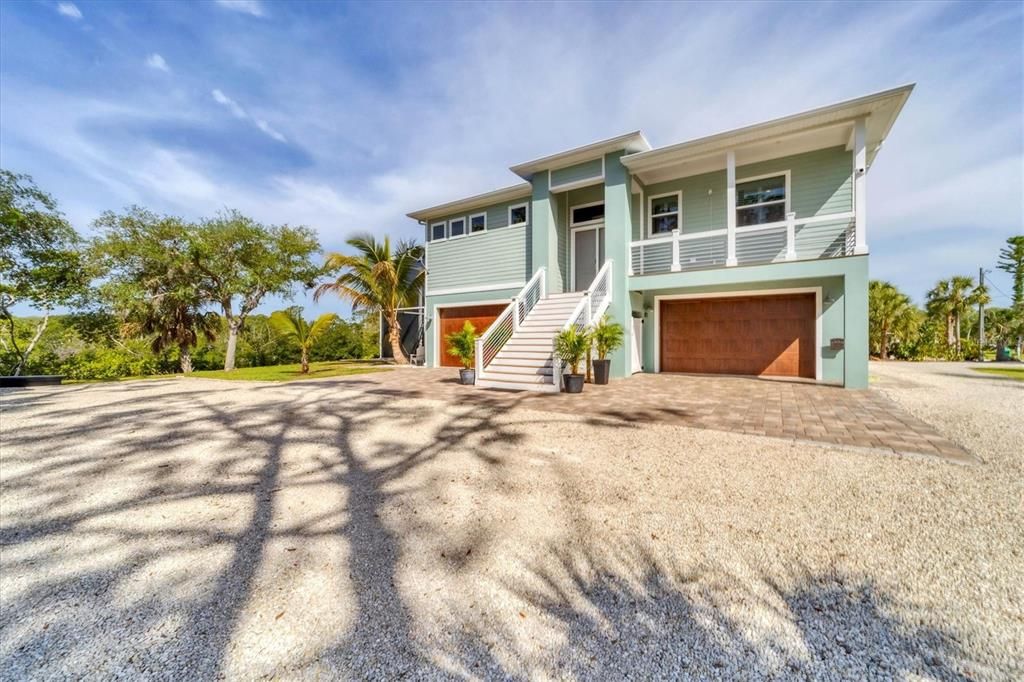 For Sale: $1,699,000 (3 beds, 3 baths, 2237 Square Feet)