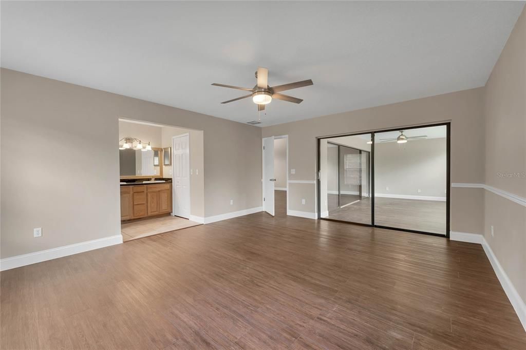 For Sale: $357,500 (3 beds, 2 baths, 1721 Square Feet)