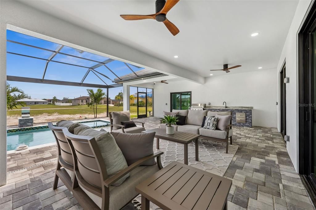 Lanai Sitting Area