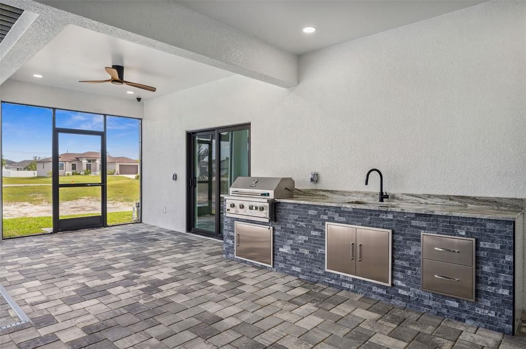 Lanai Kitchen overlooking the pool