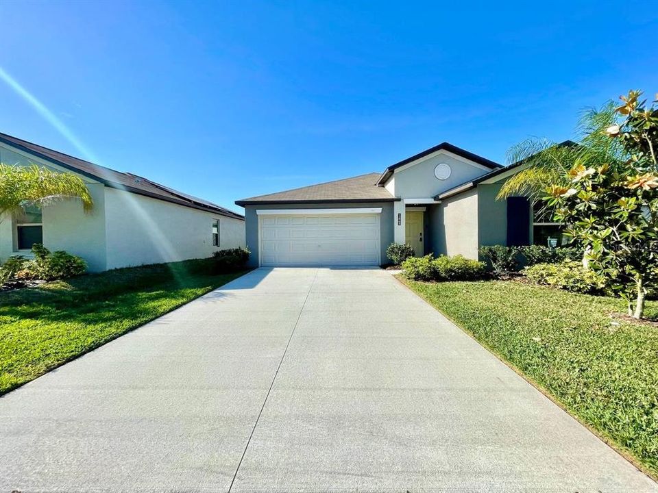 Recently Rented: $2,400 (4 beds, 2 baths, 1935 Square Feet)