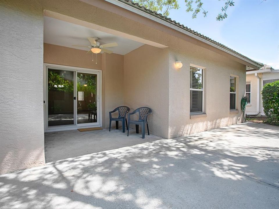 For Sale: $349,500 (2 beds, 2 baths, 1482 Square Feet)