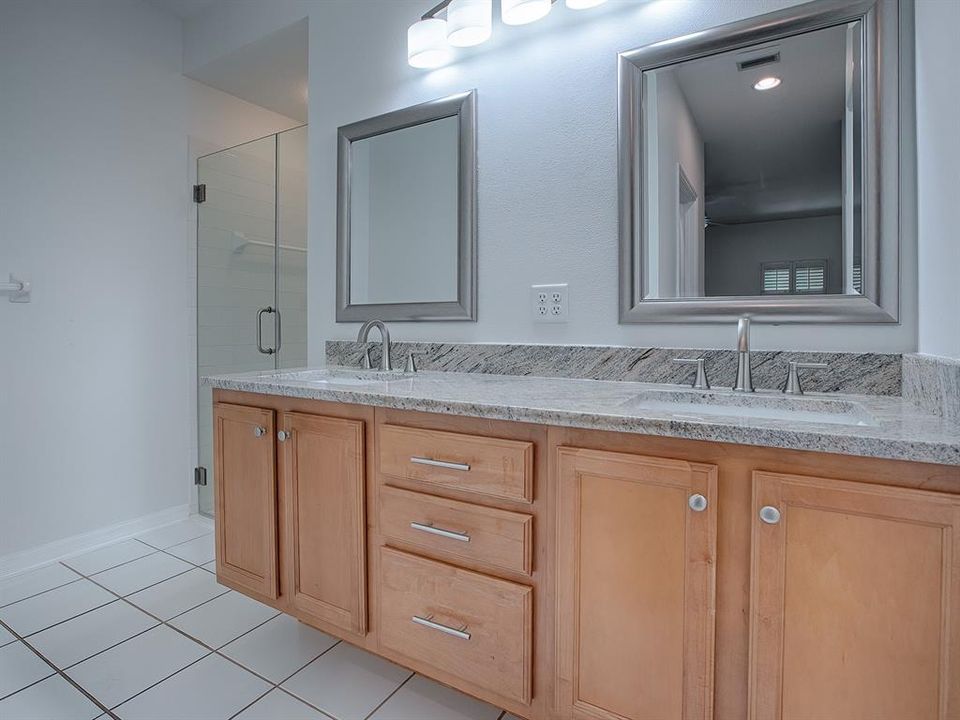 For Sale: $349,500 (2 beds, 2 baths, 1482 Square Feet)