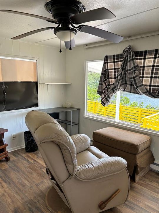 Active With Contract: $99,000 (2 beds, 1 baths, 672 Square Feet)
