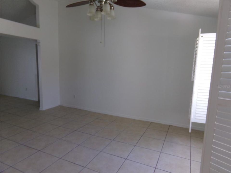 Active With Contract: $305,000 (3 beds, 2 baths, 1285 Square Feet)