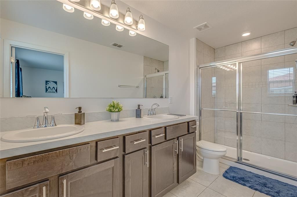 Active With Contract: $319,000 (3 beds, 2 baths, 1762 Square Feet)