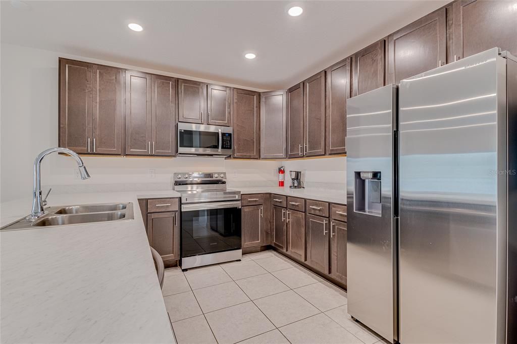 Active With Contract: $319,000 (3 beds, 2 baths, 1762 Square Feet)