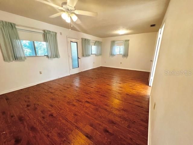 For Sale: $114,000 (1 beds, 1 baths, 874 Square Feet)