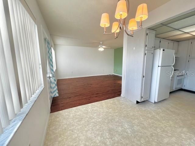 For Sale: $114,000 (1 beds, 1 baths, 874 Square Feet)