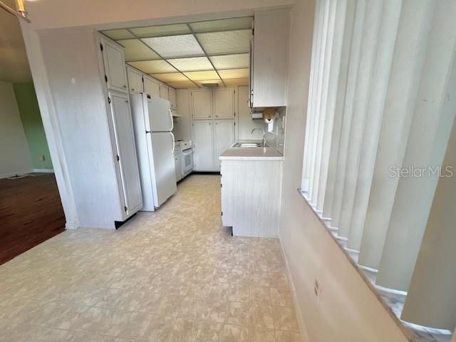 For Sale: $114,000 (1 beds, 1 baths, 874 Square Feet)