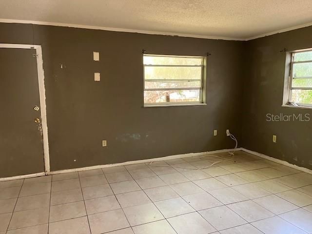 Recently Sold: $250,000 (3 beds, 1 baths, 1302 Square Feet)