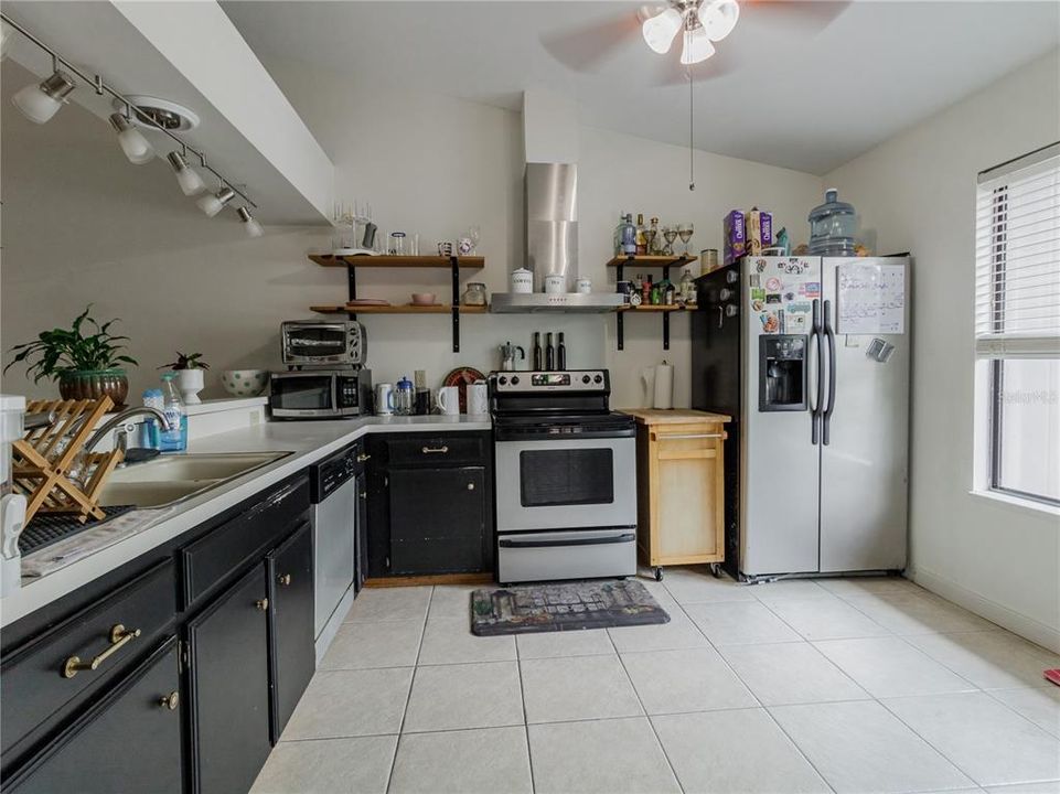 Recently Rented: $1,600 (2 beds, 2 baths, 1233 Square Feet)