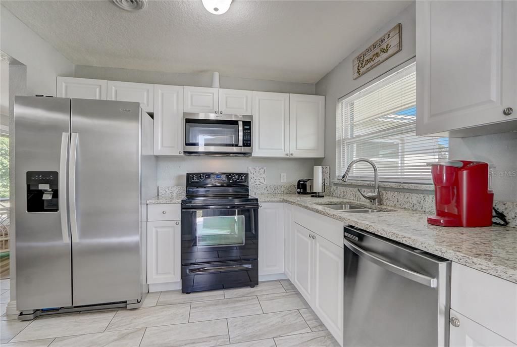 For Sale: $285,500 (3 beds, 2 baths, 1165 Square Feet)