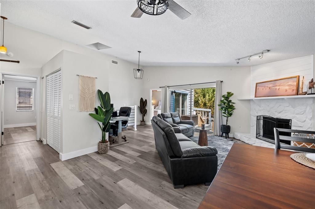 Active With Contract: $670,000 (4 beds, 3 baths, 1825 Square Feet)