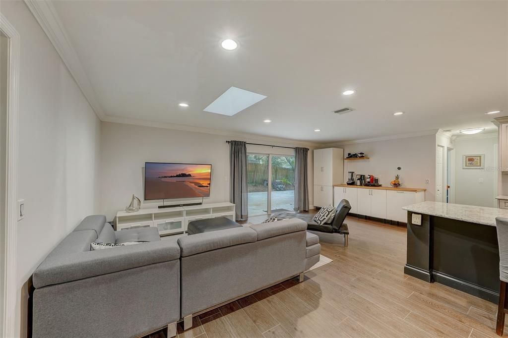 Active With Contract: $549,900 (3 beds, 2 baths, 1724 Square Feet)