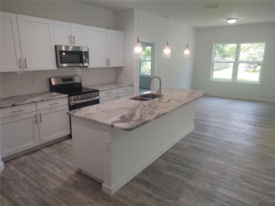 Active With Contract: $359,000 (4 beds, 2 baths, 1848 Square Feet)