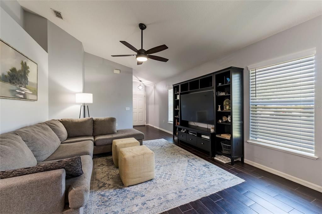 Active With Contract: $299,900 (3 beds, 2 baths, 1360 Square Feet)