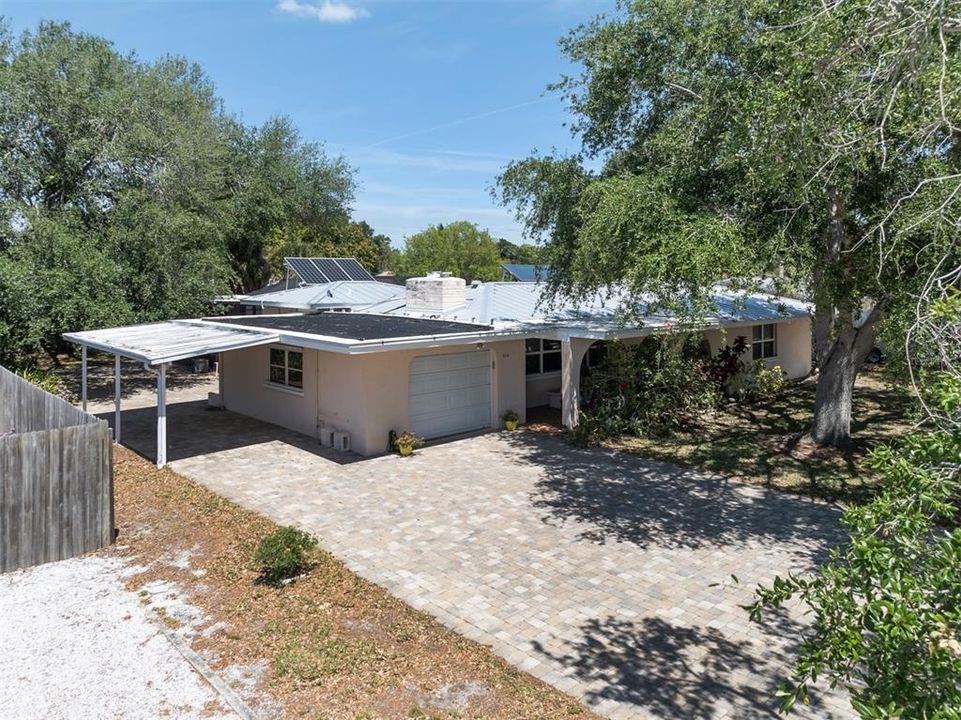 For Sale: $899,000 (3 beds, 2 baths, 1700 Square Feet)