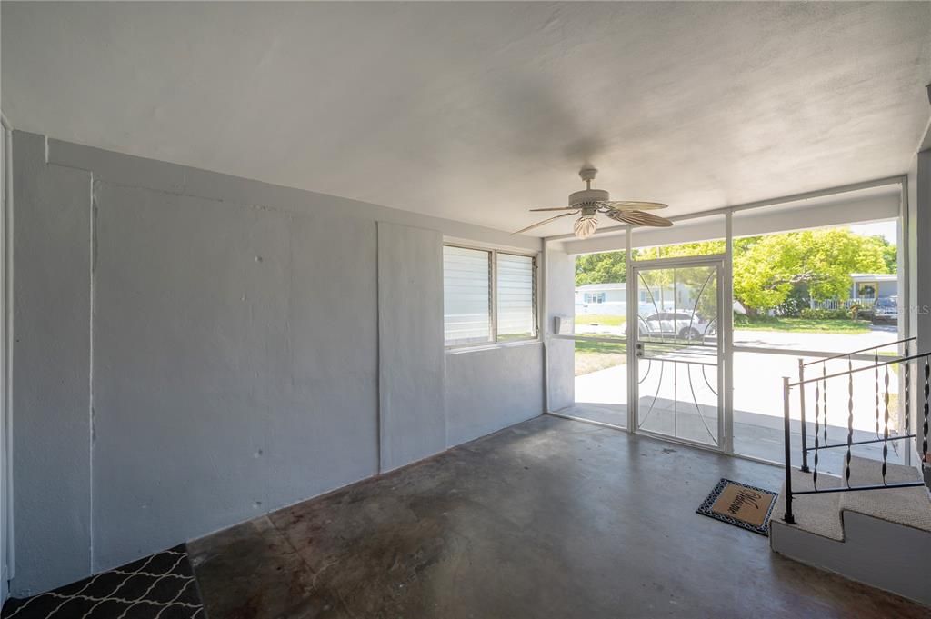 Active With Contract: $399,000 (3 beds, 1 baths, 1054 Square Feet)