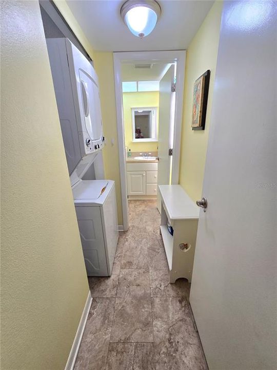 For Sale: $158,900 (1 beds, 1 baths, 768 Square Feet)
