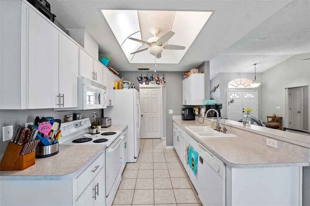 Active With Contract: $365,000 (3 beds, 2 baths, 1512 Square Feet)