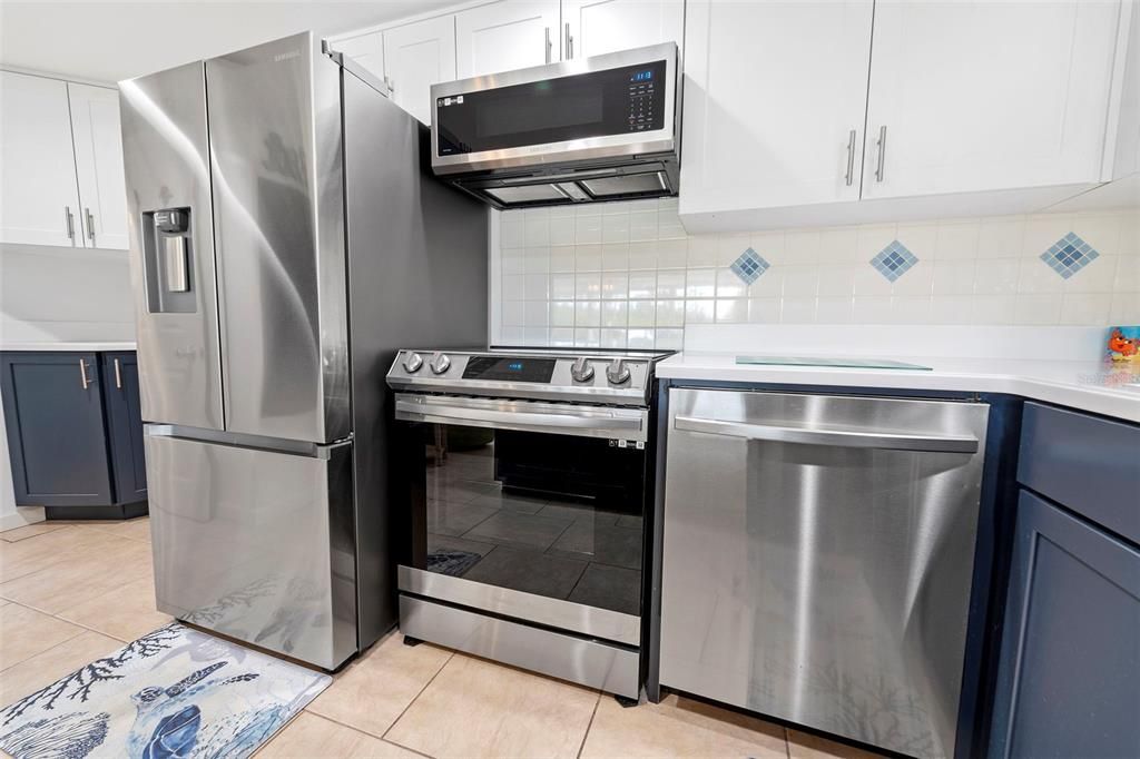For Sale: $395,000 (2 beds, 2 baths, 1092 Square Feet)
