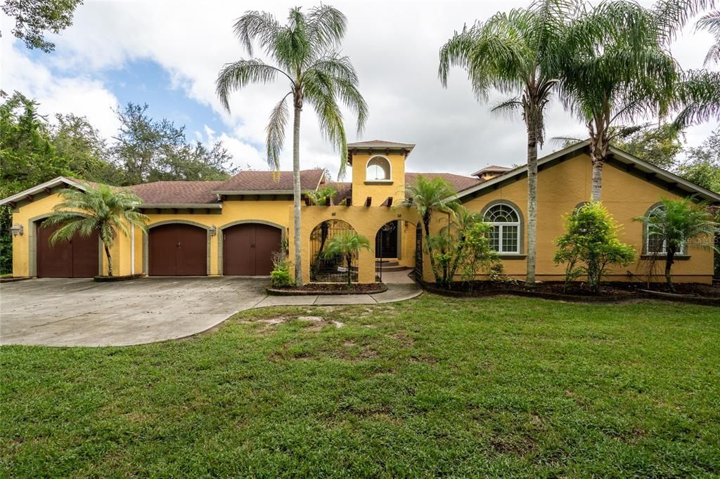 For Sale: $799,000 (5 beds, 3 baths, 4076 Square Feet)