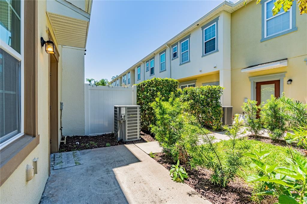 For Sale: $399,990 (3 beds, 2 baths, 1644 Square Feet)