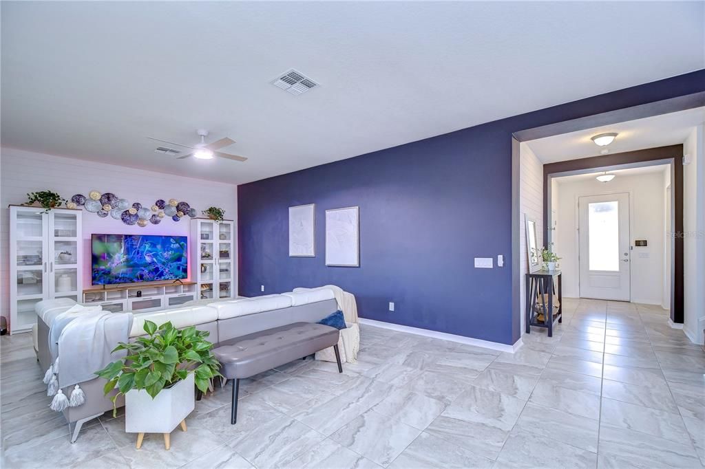 Active With Contract: $724,000 (4 beds, 2 baths, 2601 Square Feet)