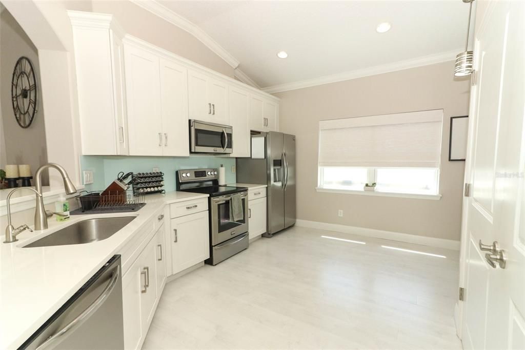 For Sale: $319,900 (3 beds, 2 baths, 1545 Square Feet)