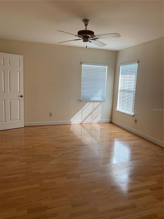 Recently Rented: $2,400 (3 beds, 2 baths, 2255 Square Feet)